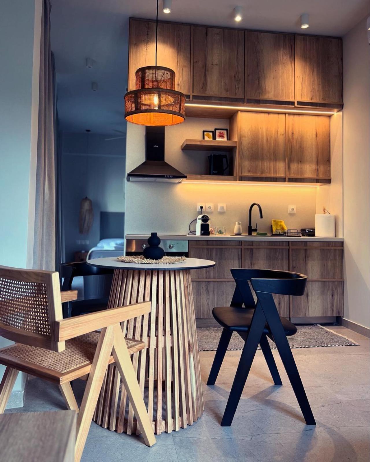 Luxurious Wooden Detail Flat In City Center Chalkís Exteriér fotografie