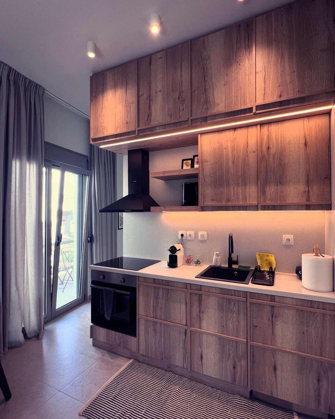 Luxurious Wooden Detail Flat In City Center Chalkís Exteriér fotografie